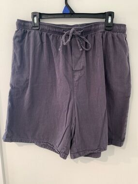 TwinBoat gray linen shorts